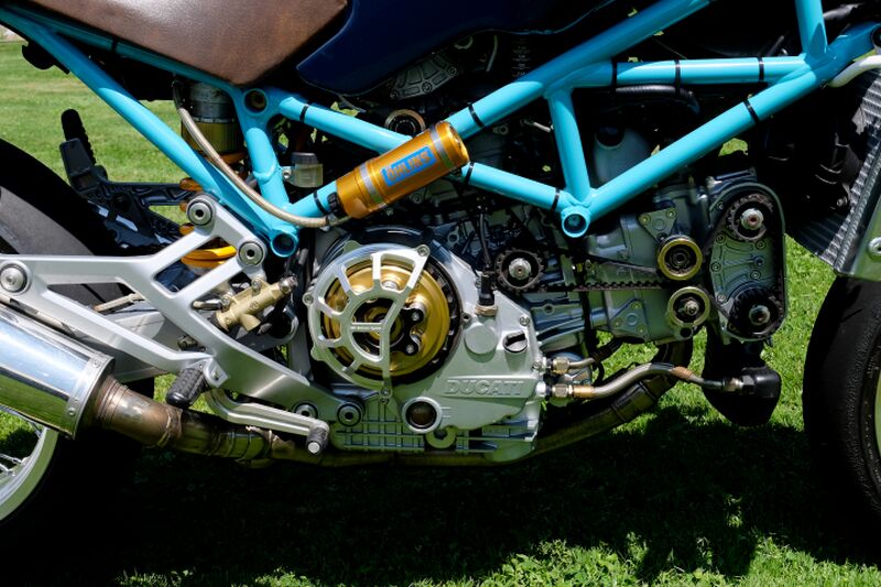 File:StolenS4-Engine-Right-Detail-s.JPG