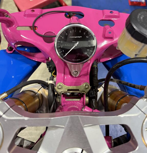 File:BRITDUC-Guage-installed-front.jpeg